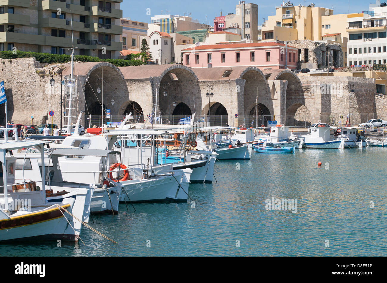 Reste der venezianischen Werften am Hafen von Heraklion, Kreta, Griechenland. Stockfoto