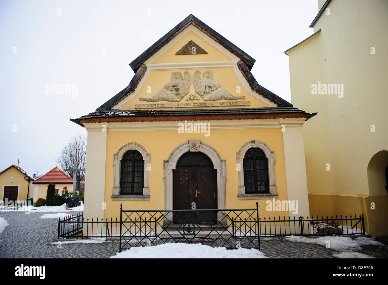 Die Schädel-Kapelle in Czermna, Kudowa Zdrój, Polen. Stockfoto