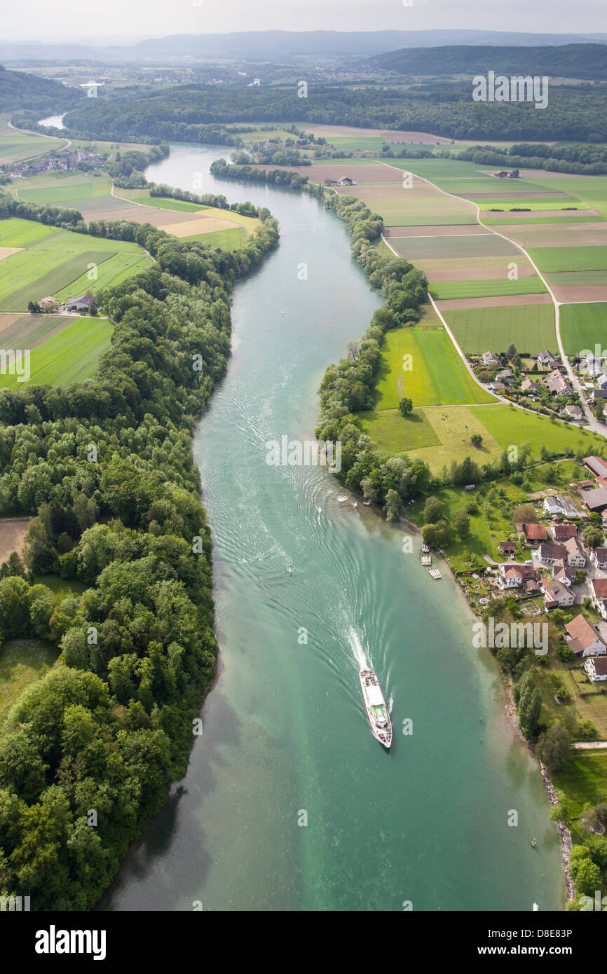 Schiff am Rhein Stockfoto