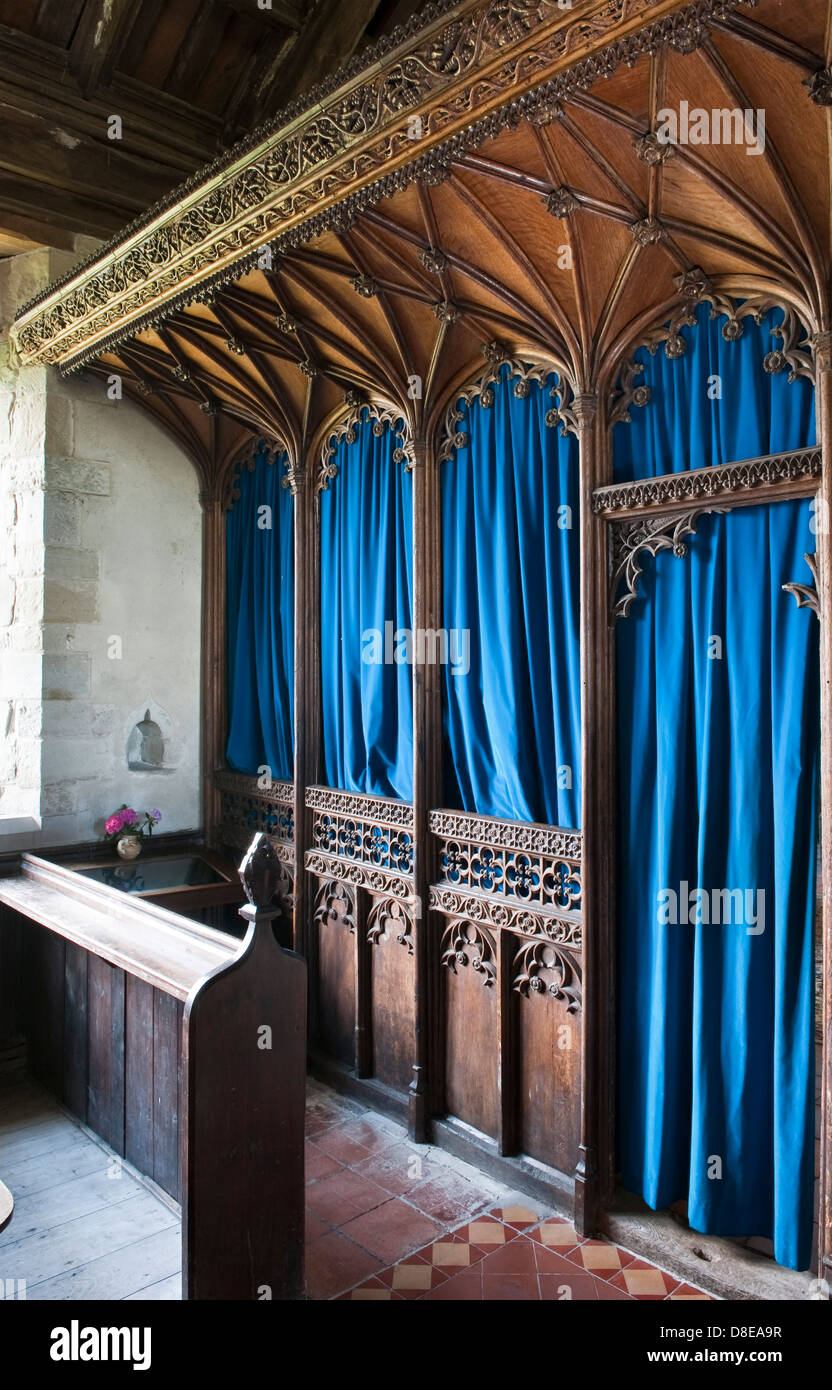 Die Rood Screen aus dem späten fünfzehnten Jahrhundert in St. Stephen's Church, Old Radnor, Powys, Großbritannien, gilt als die beste in Wales Stockfoto