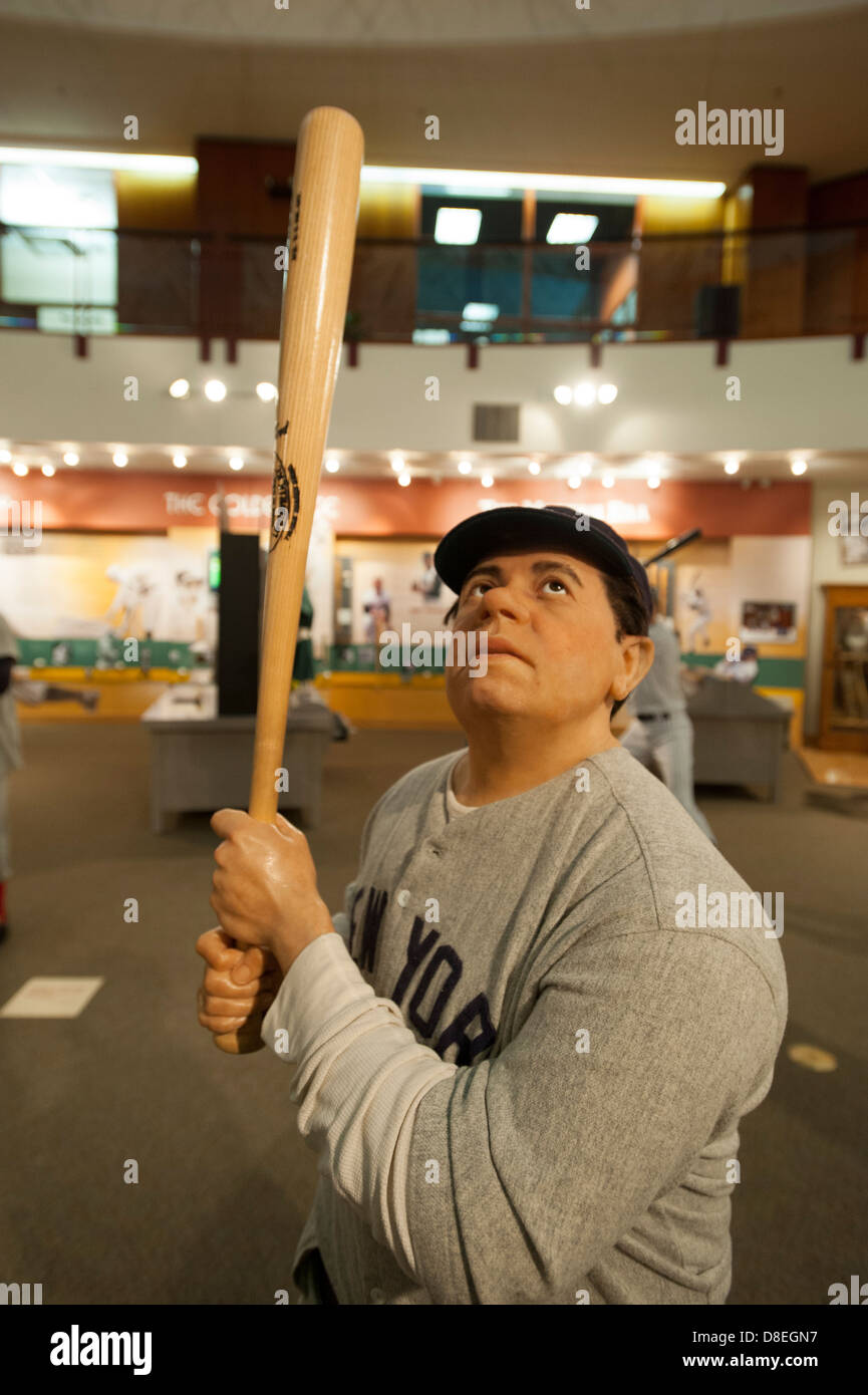 USA Kentucky Louisville KY Louisville Slugger Museum und Fabrik zur Herstellung von hölzernen Baseballschläger - Babe Ruth Abbildung im museum Stockfoto
