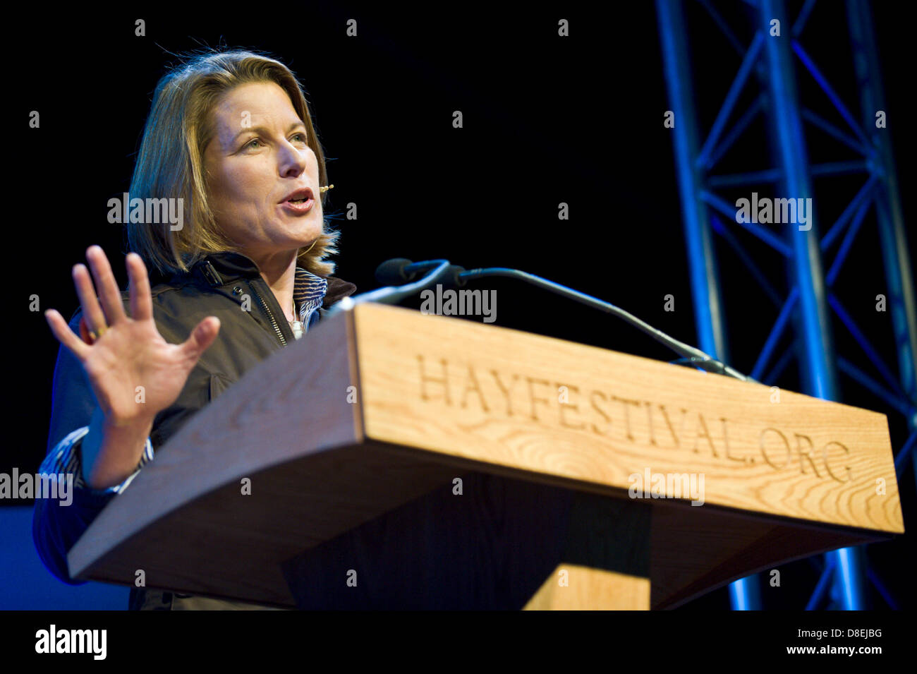 Stephanie Flanders BBC Wirtschaftsredakteur anlässlich der Telegraph Hay Festival 2013 Heu am Wye Powys Wales UK. Bildnachweis: Jeff Morgan/Alamy Live-Nachrichten Stockfoto