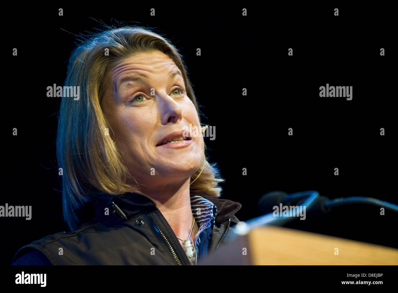 Stephanie Flanders BBC Wirtschaftsredakteur anlässlich der Telegraph Hay Festival 2013 Heu am Wye Powys Wales UK. Bildnachweis: Jeff Morgan/Alamy Live-Nachrichten Stockfoto