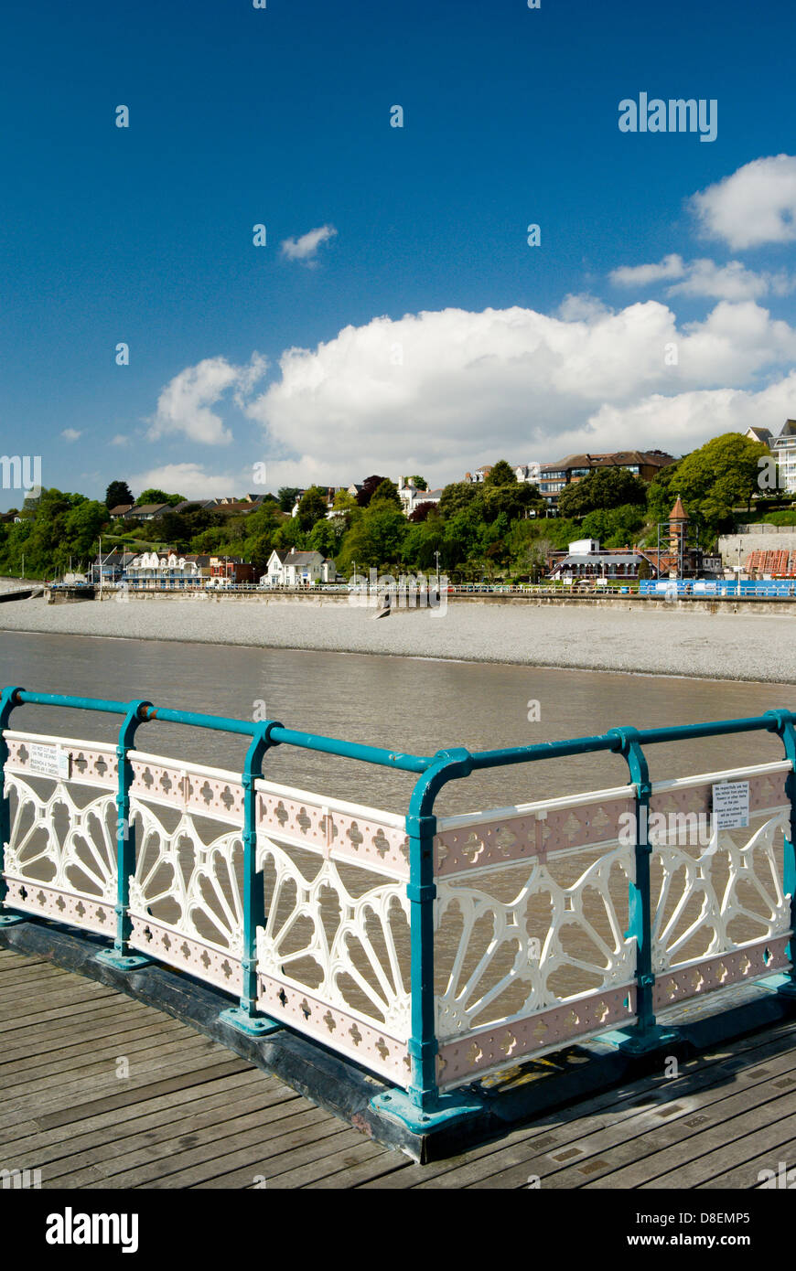 Penarth Strandpromenade vom Pier, Vale von Glamorgan, Wales. Stockfoto