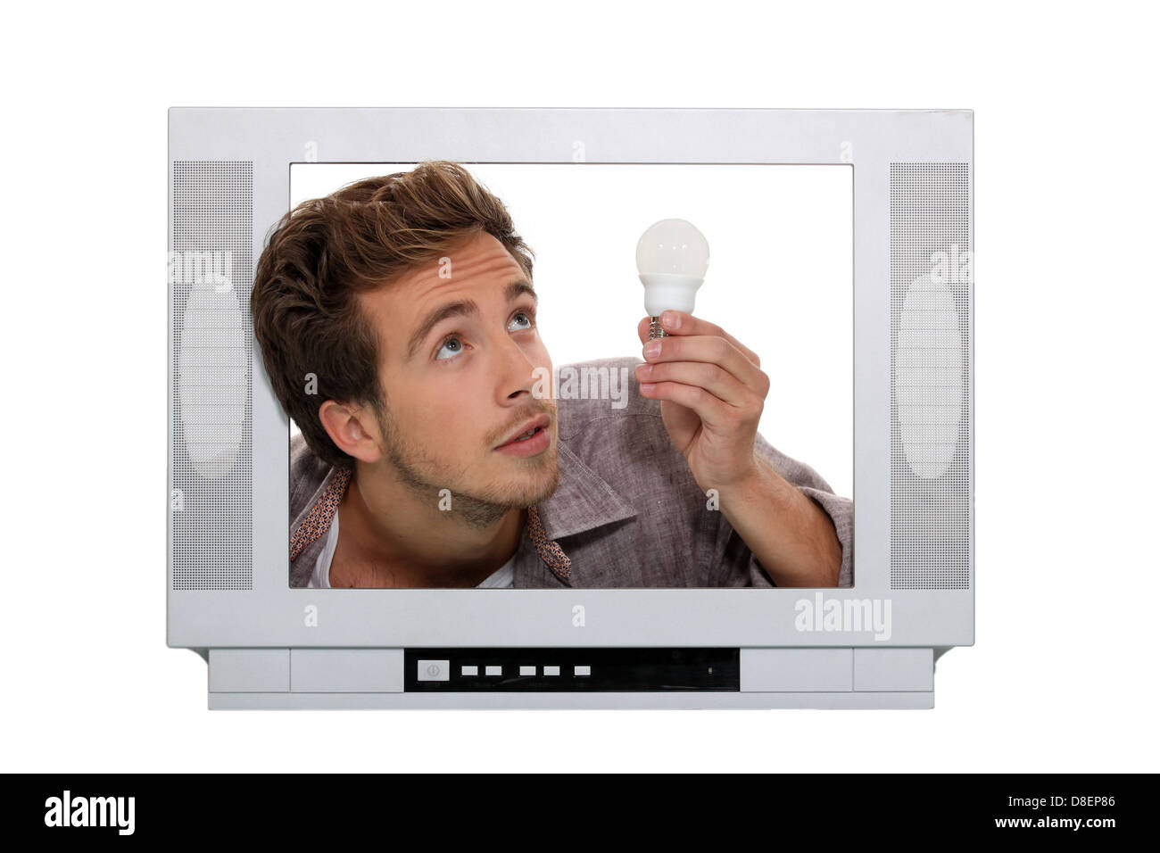 Mann im Fernsehen mit einer Glühbirne Stockfoto