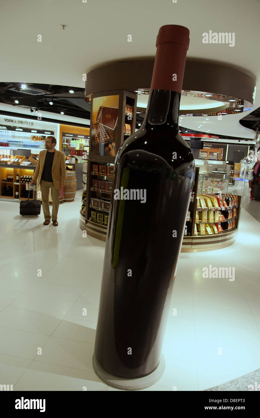 Zürich, Schweiz, Duty free Shop am Flughafen Zürich Stockfotografie Alamy