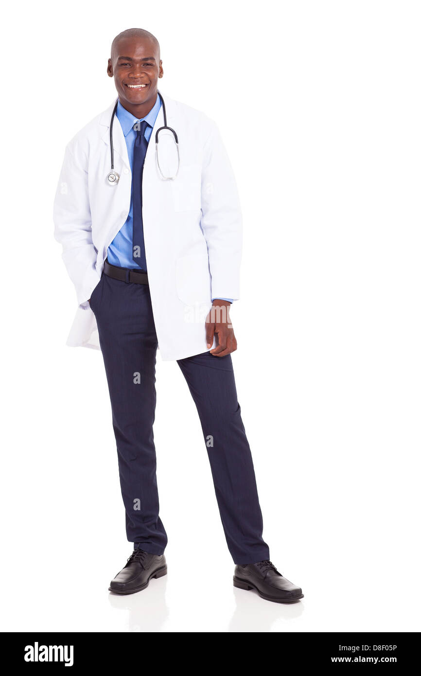 glücklich afrikanischen Arzt in voller Länge Portrait auf weiß Stockfoto