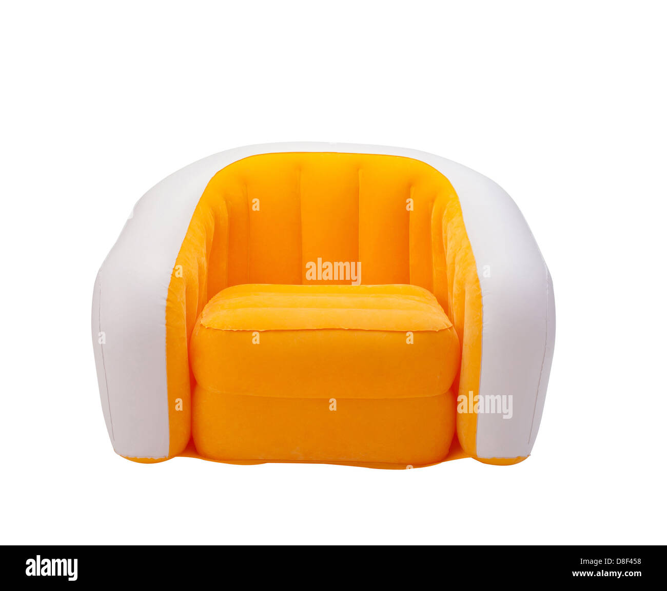 Aufblasbare orange Farbe Sessel isoliert auf weißem Hintergrund Stockfoto