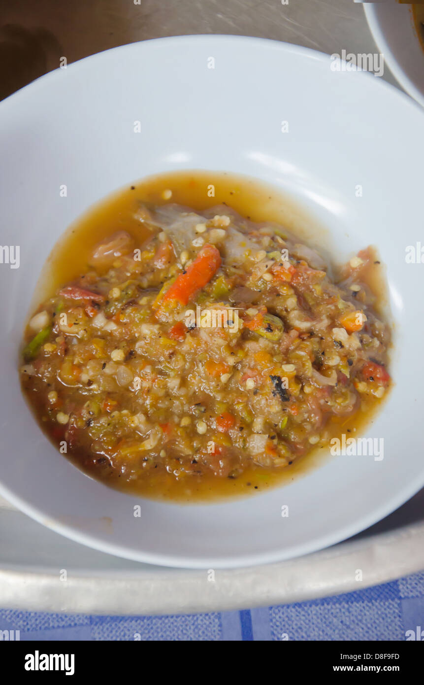 Ansicht von oben-Chili-Sauce im weißen Schale, würzig asiatisch Stockfoto