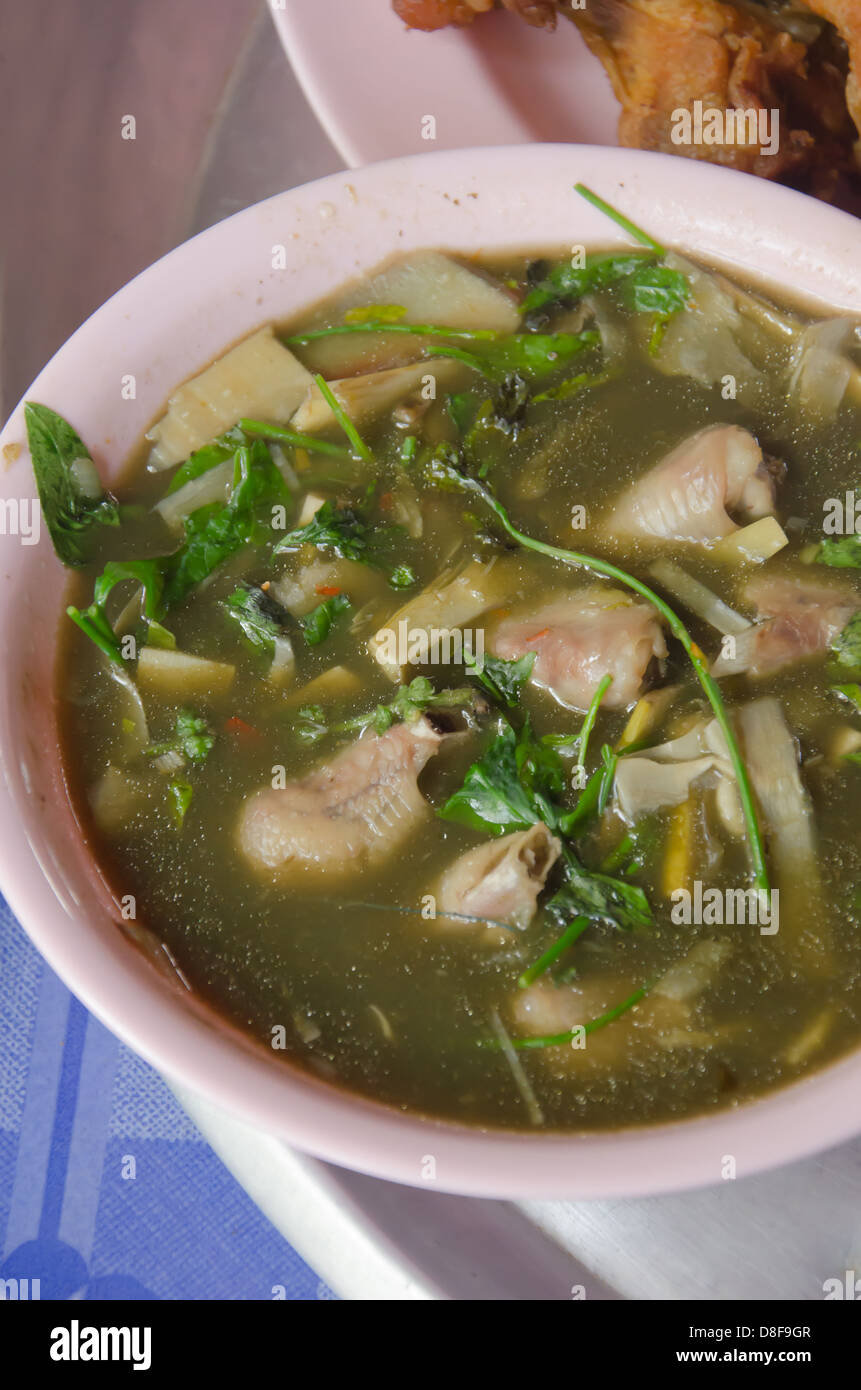 Eine herzhafte dicke Suppe aus Huhn, Gewürze und Gemüse Stockfoto
