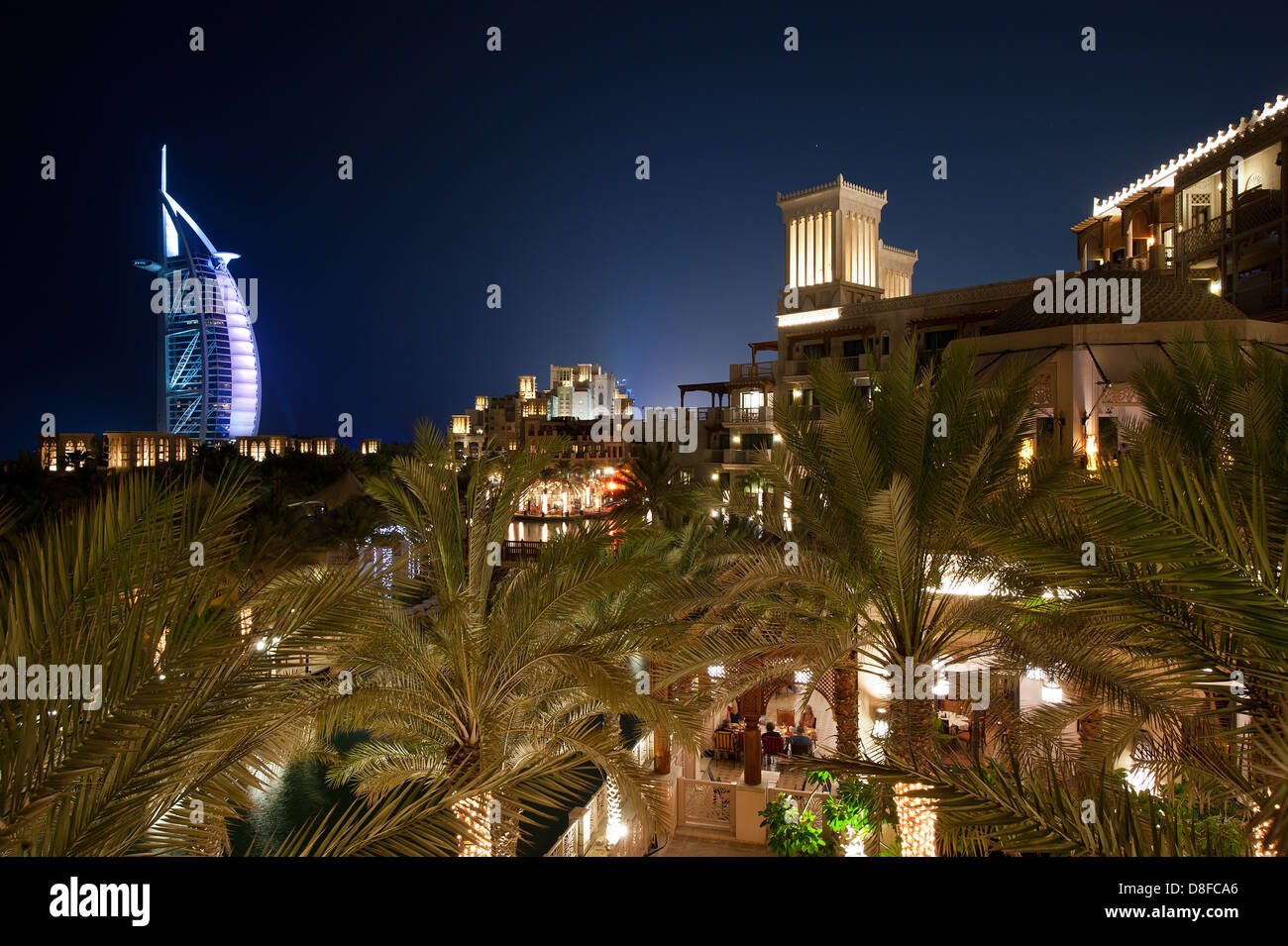 Blick auf Burj Al Arab von Al Qasr Hotel, Dubai, Vereinigte Arabische Emirate Stockfoto