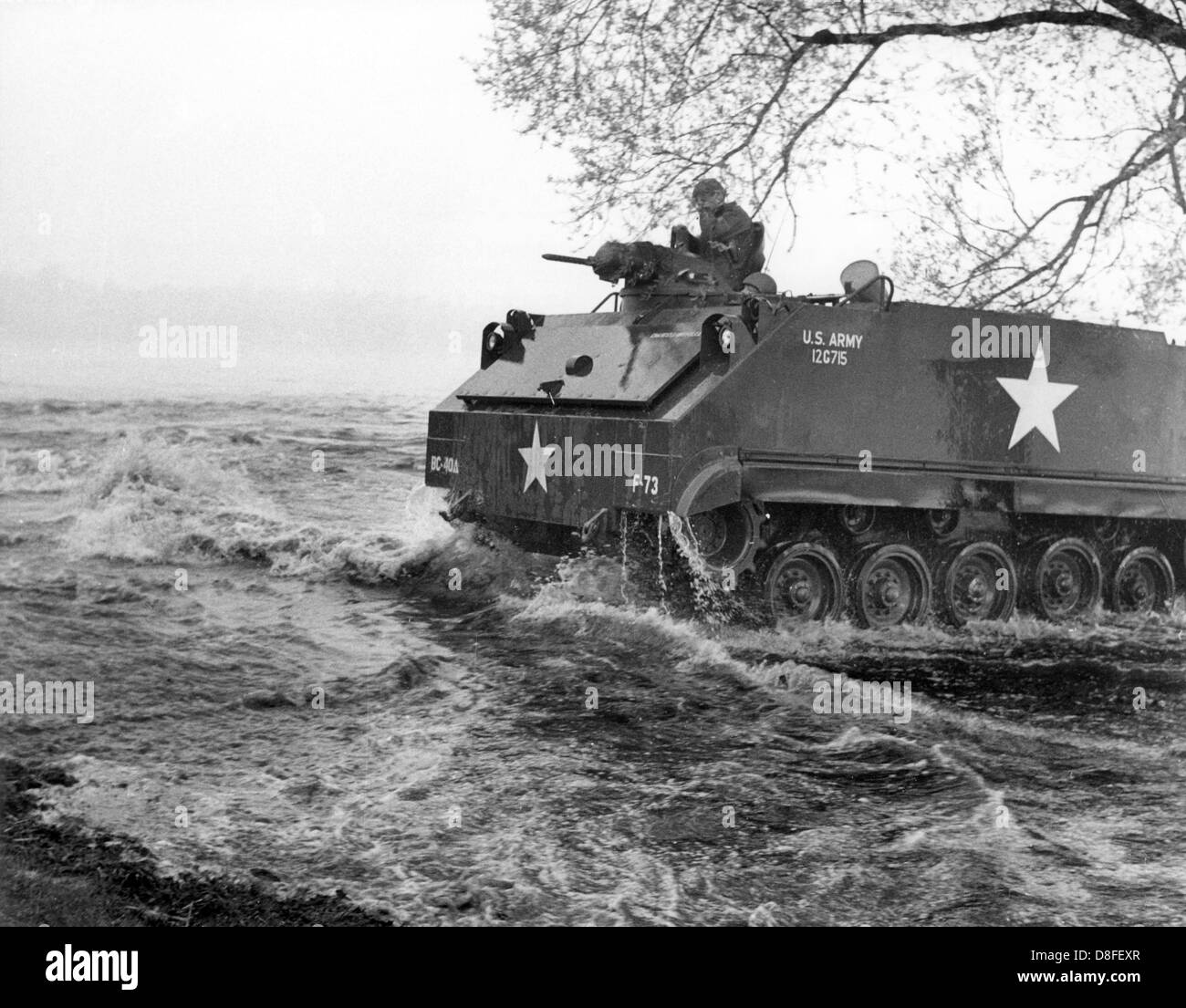 Eine amphibische Fertigkeit der US-Armee landete am Ufer der Havel River im Grunewald in Berlin während einer Feld-Übung am 12. April 1961. Die Übung war Teil eines großen Feld Übung der US-Armee in Berlin mit massiven Truppenbewegungen. Stockfoto