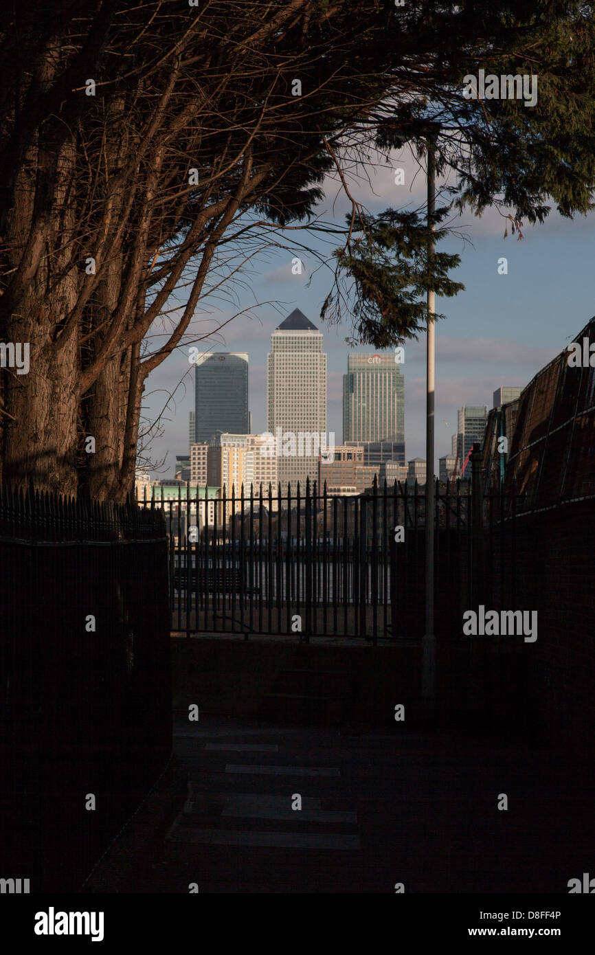 Canary Wharf, Londons Bankenviertel, gesehen von Shadwell Stockfoto