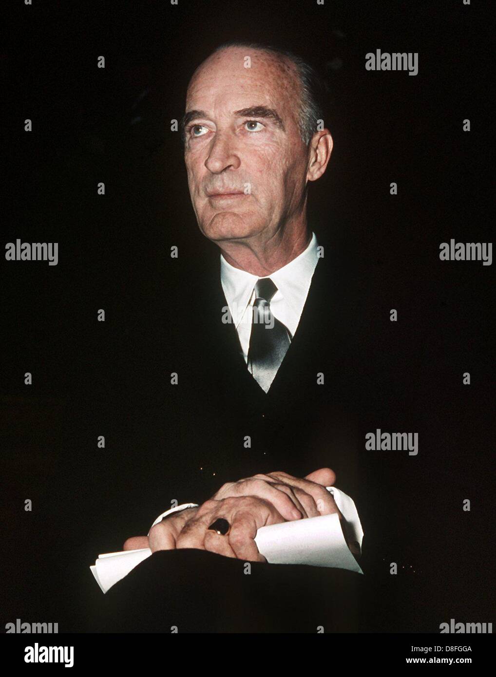 Альфрид крупп фон болен унд гальбах. Альфрид крупп фон болен унд гальбах. Альфрид крупп фон болен унд гальбах. Арнольд ньюман крупп. Альфрид крупп.