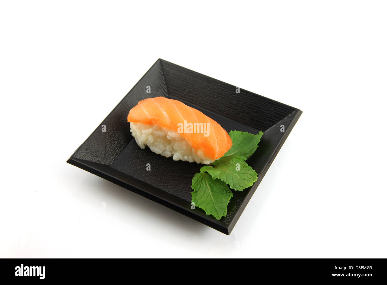 Hergestellt aus Thunfisch Fisch auf dem Teller Sushi Sushi ist ein Lebensmittel der Japaner. Stockfoto