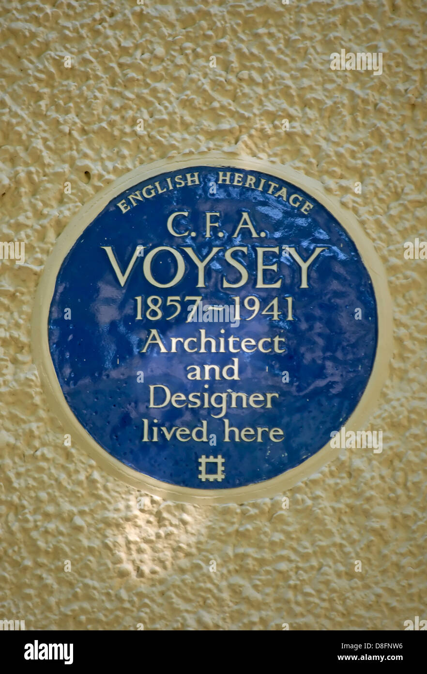 Englisches Erbe blaue Plakette markiert ein Haus des Architekten c.f.a.voysey, St Johns Wood, London, england Stockfoto