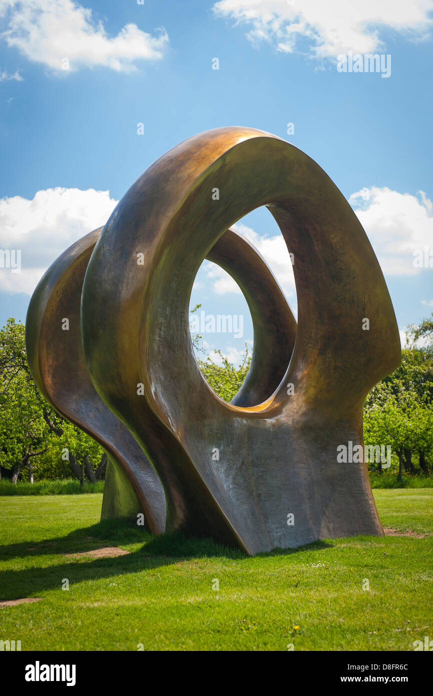 Henry Moore Foundation Perry Green Auguste Rodin Ausstellung Moderne zeitgenössische Skulptur statue bronze Double Oval 1966 Stockfoto