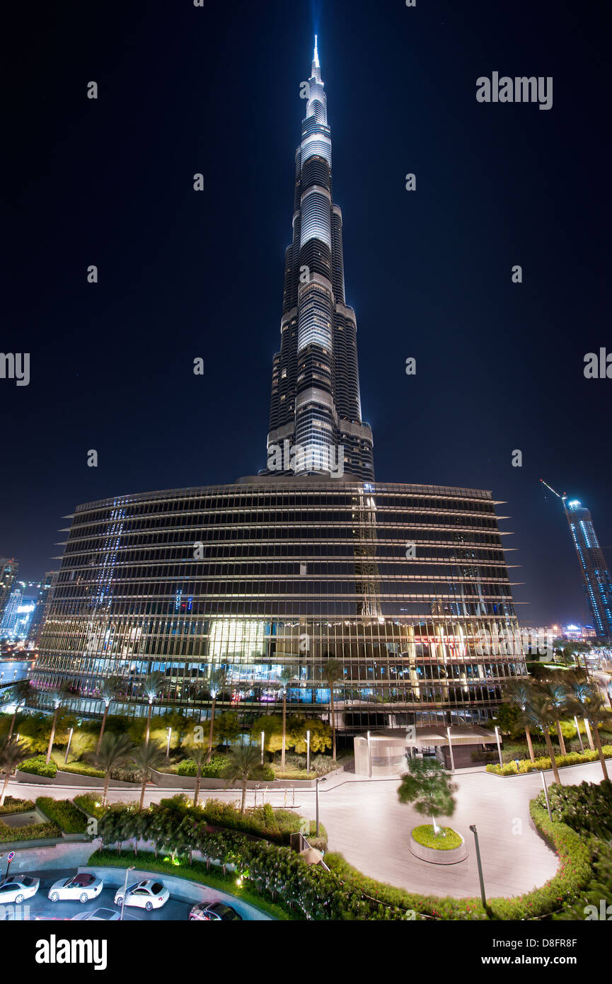 Parks in der Nacht vor Burj Khalifa, Downtown Dubai, Vereinigte Arabische Emirate Stockfoto