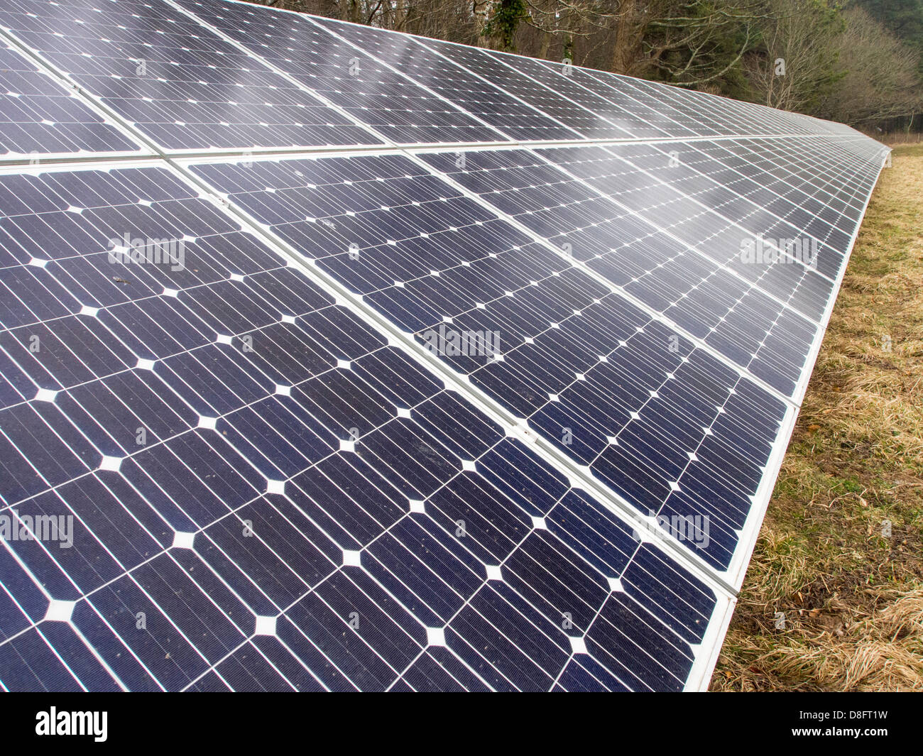 Solar Panels, die power-Plas Newydd, eine National Trust-Eigenschaft auf Anglesey, Wales, UK. Stockfoto