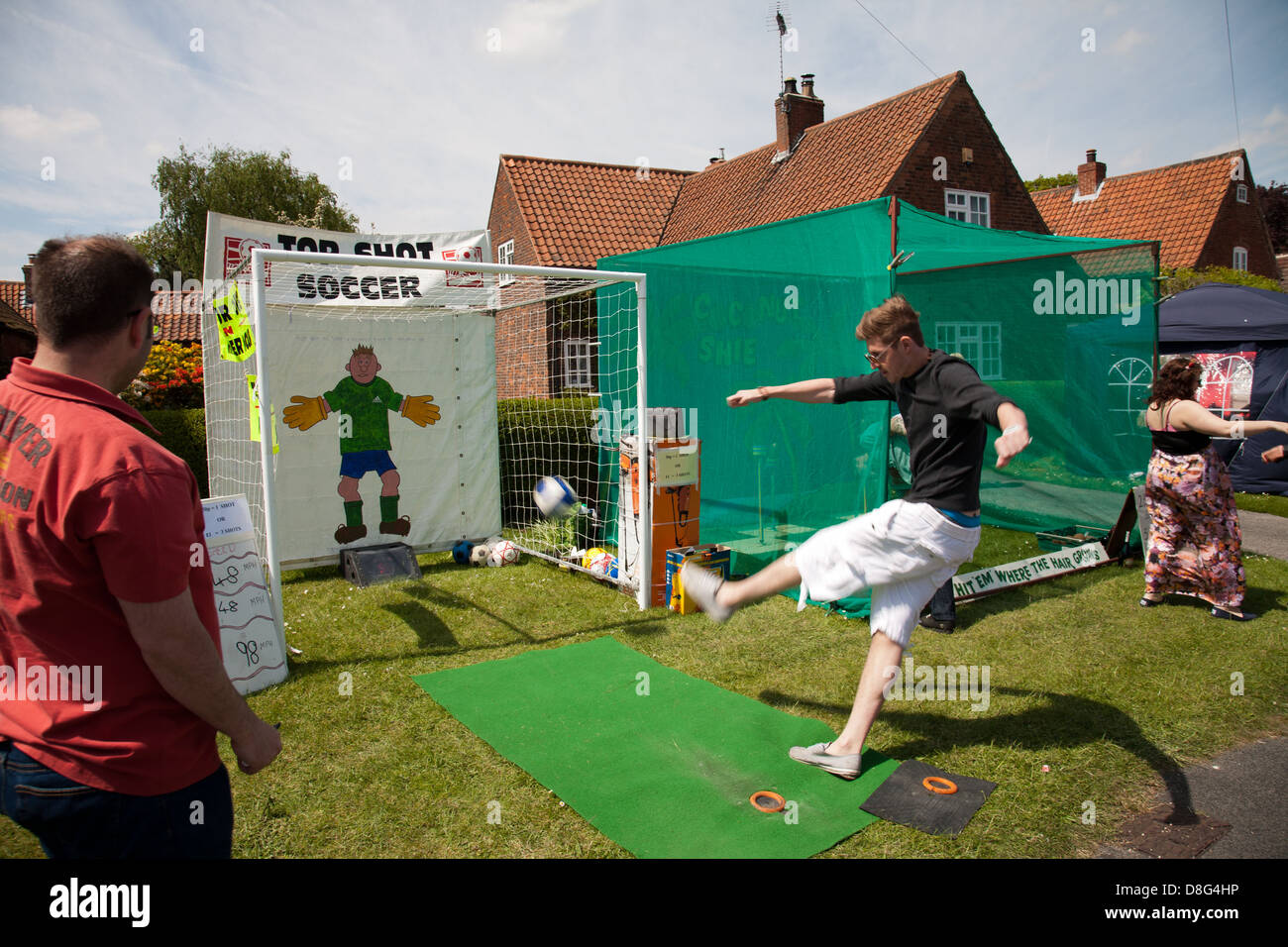Fußball Stand auf einem Dorffest Wellow Nottinghamshire Stockfoto