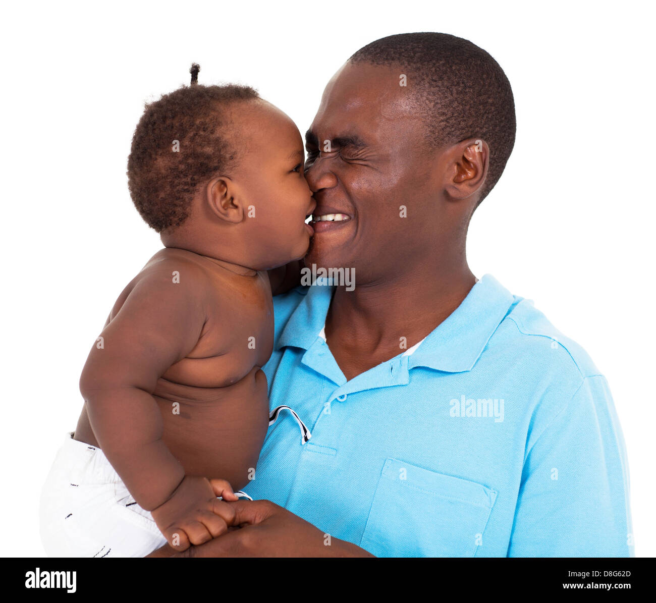 niedliche African American Baby küssen seines Vaters Stockfoto
