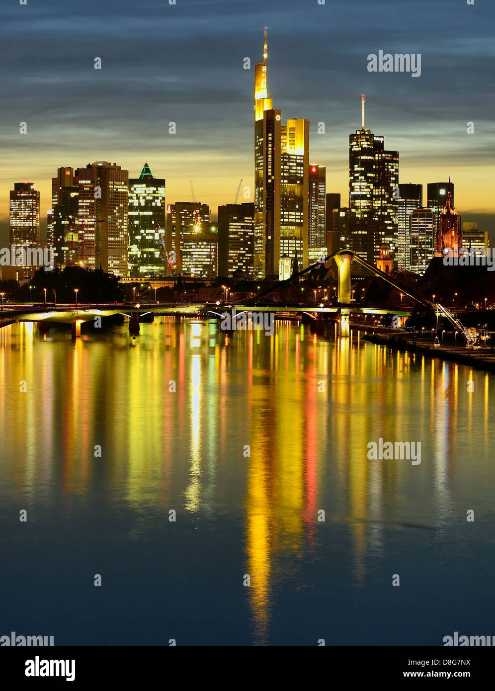 Frankfurt Skyline Blue Fotos Und Bildmaterial In Hoher Aufl sung Alamy frankfurt-skyline-blue-fotos-und-bildmaterial-in-hoher-aufl-sung-alamy