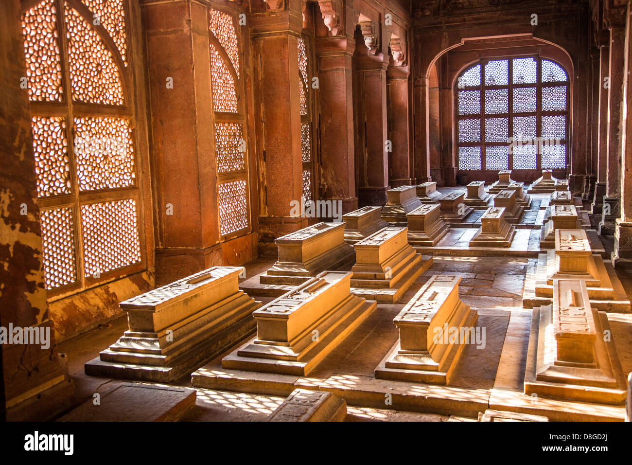 Muslimische Gräber in Fatehpur Sikri Moschee, Fathepur Sikri, Indien Stockfoto