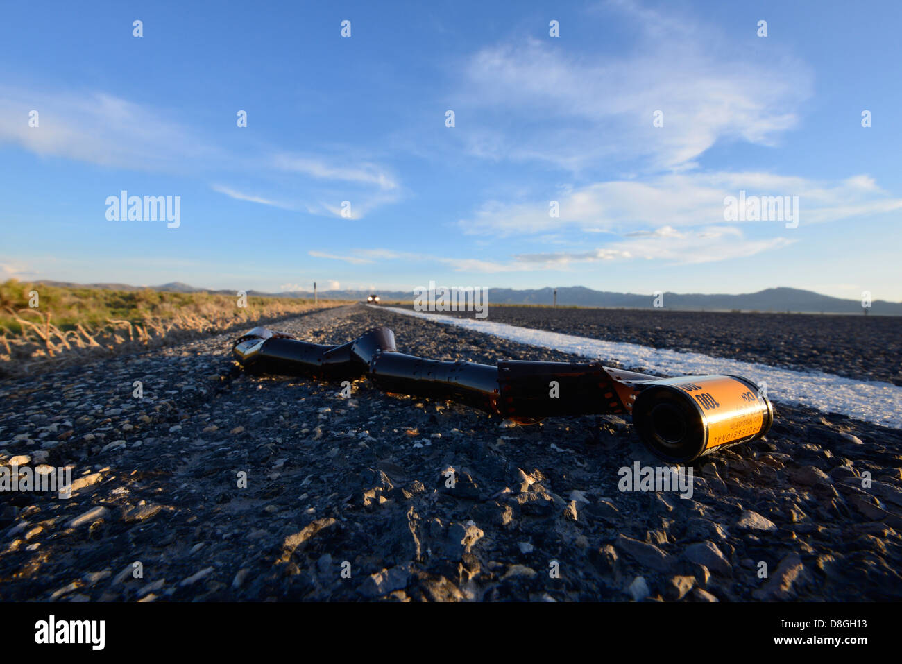 Ausrangierte Filmrolle an der Seite der Autobahn im Bereich des großen Beckens von Utah. Stockfoto