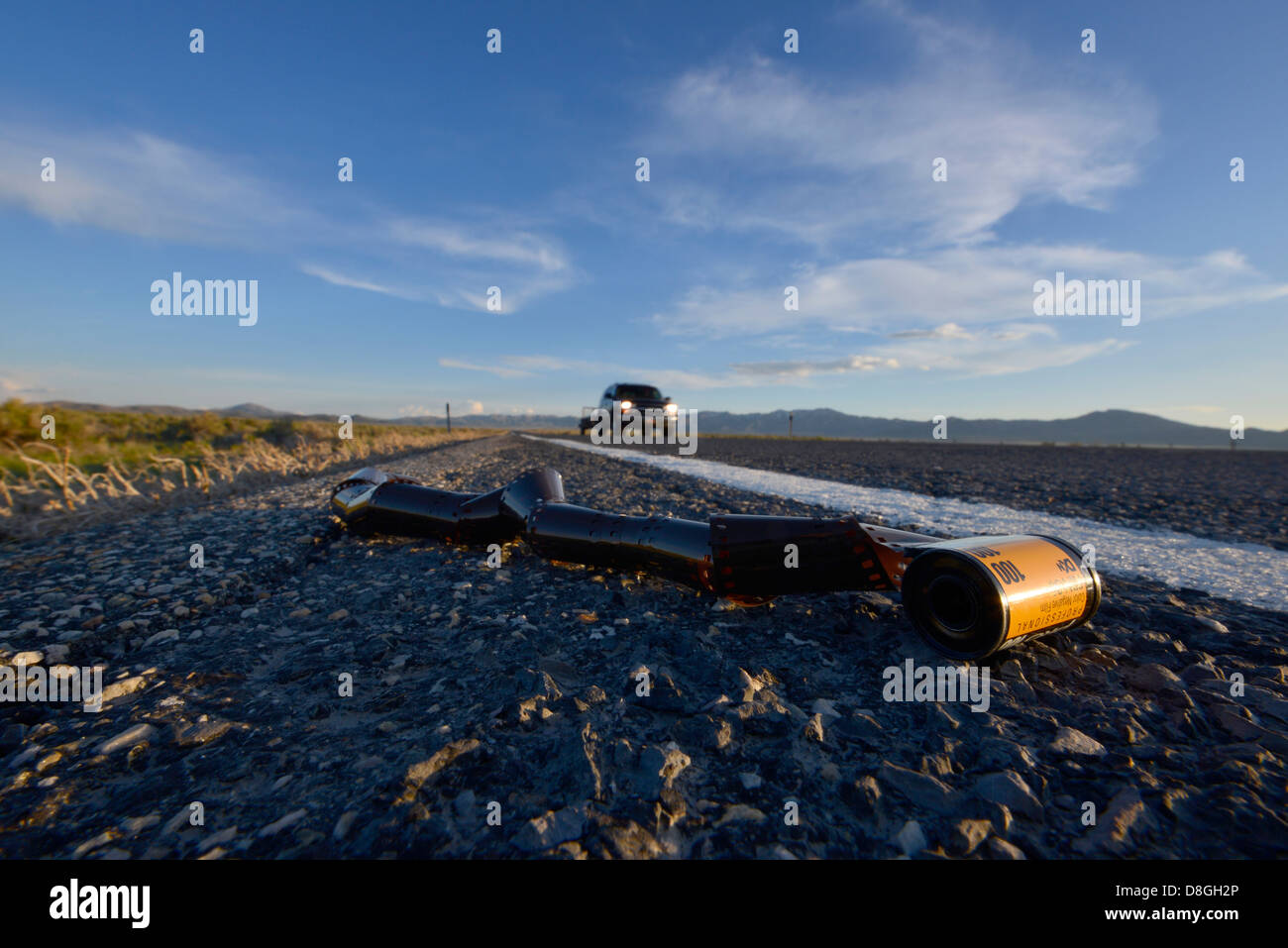 Ausrangierte Filmrolle an der Seite der Autobahn im Bereich des großen Beckens von Utah. Stockfoto