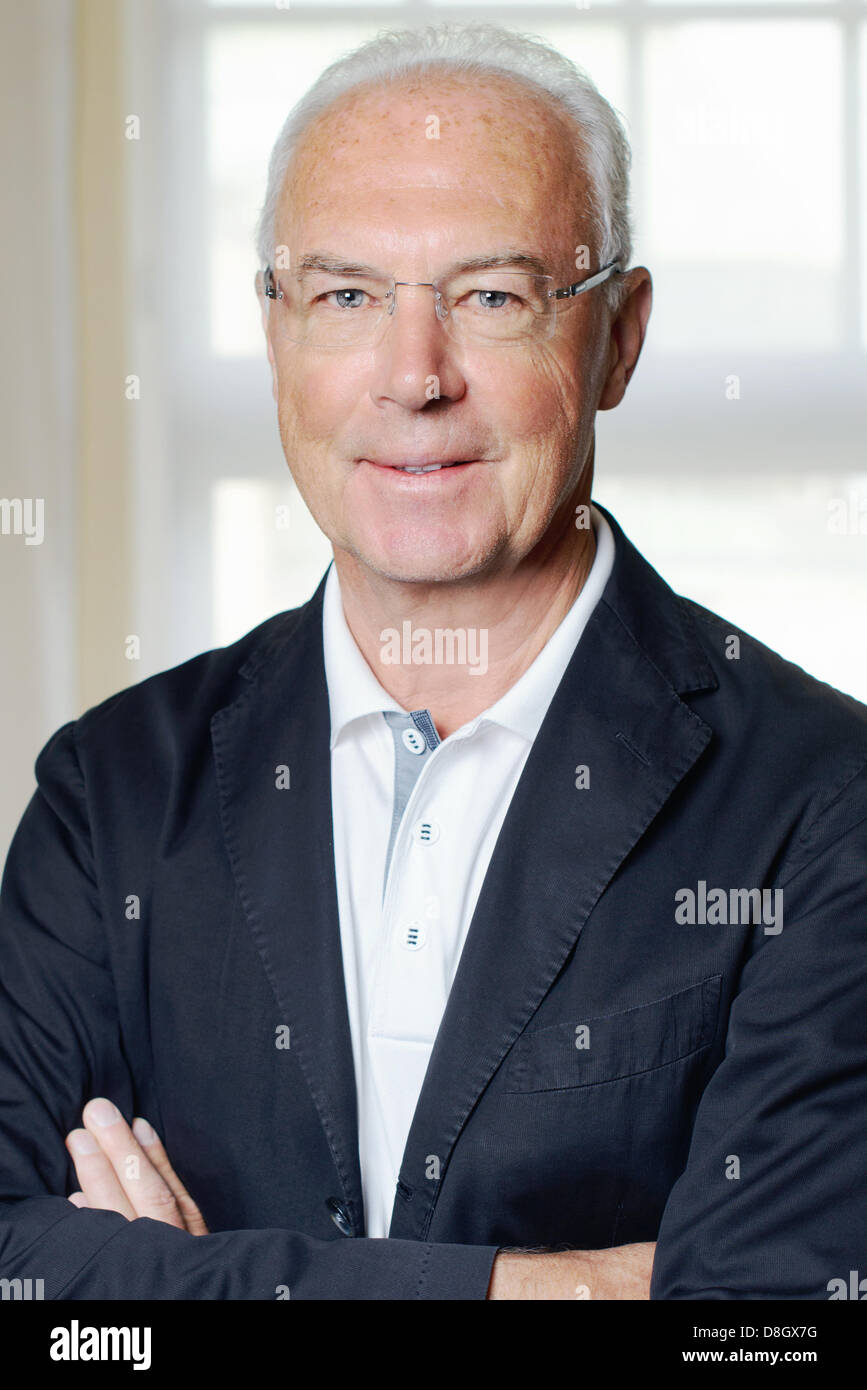 Exklusiv: Der ehemalige Fußballspieler und aktueller Ehrenpräsident des FC Bayern München, Franz Beckenbauer am 16.05.2013 in Hamburg. Foto: Robert Schlesinger Stockfoto