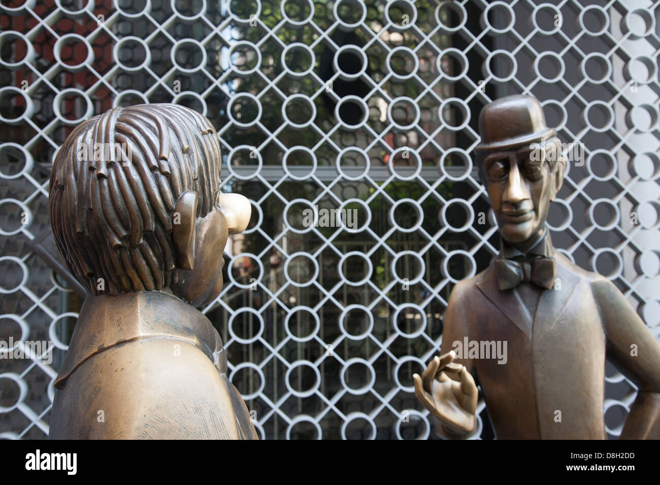 Tünnes und Schael sind zwei Figuren aus der Marionette Theater Köln. Denkmal von Wolfgang Reuter, Köln Stockfoto