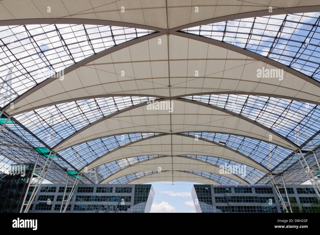 Dachkonstruktion des Terminal 2 am Flughafen München, München, Bayern, Deutschland, Europa Stockfoto