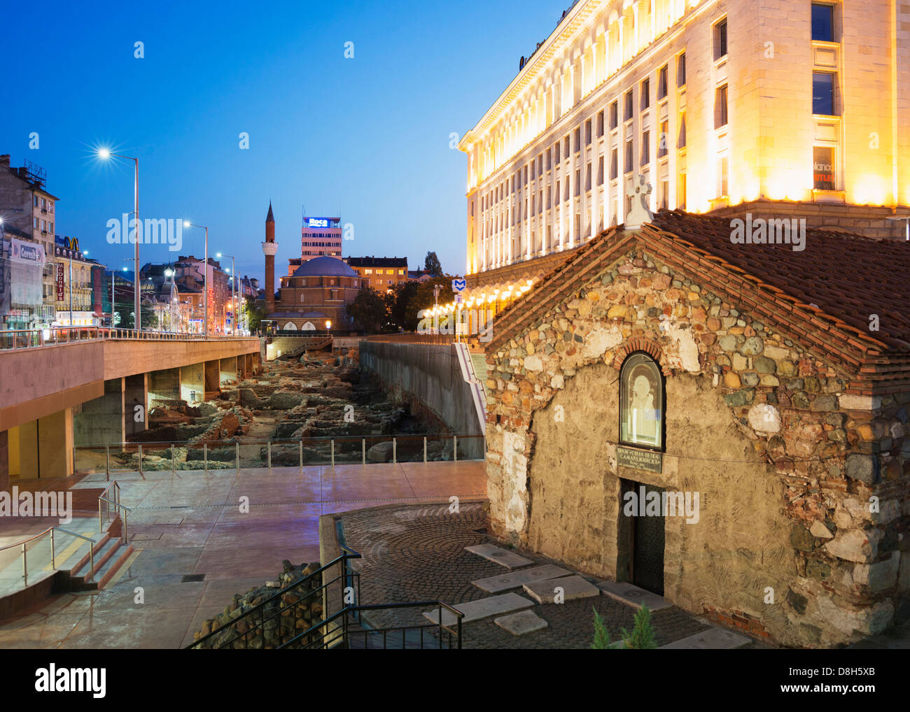 Europa, Bulgarien, Sofia, Sveta Petka Samardjilska Kirche Stockfoto