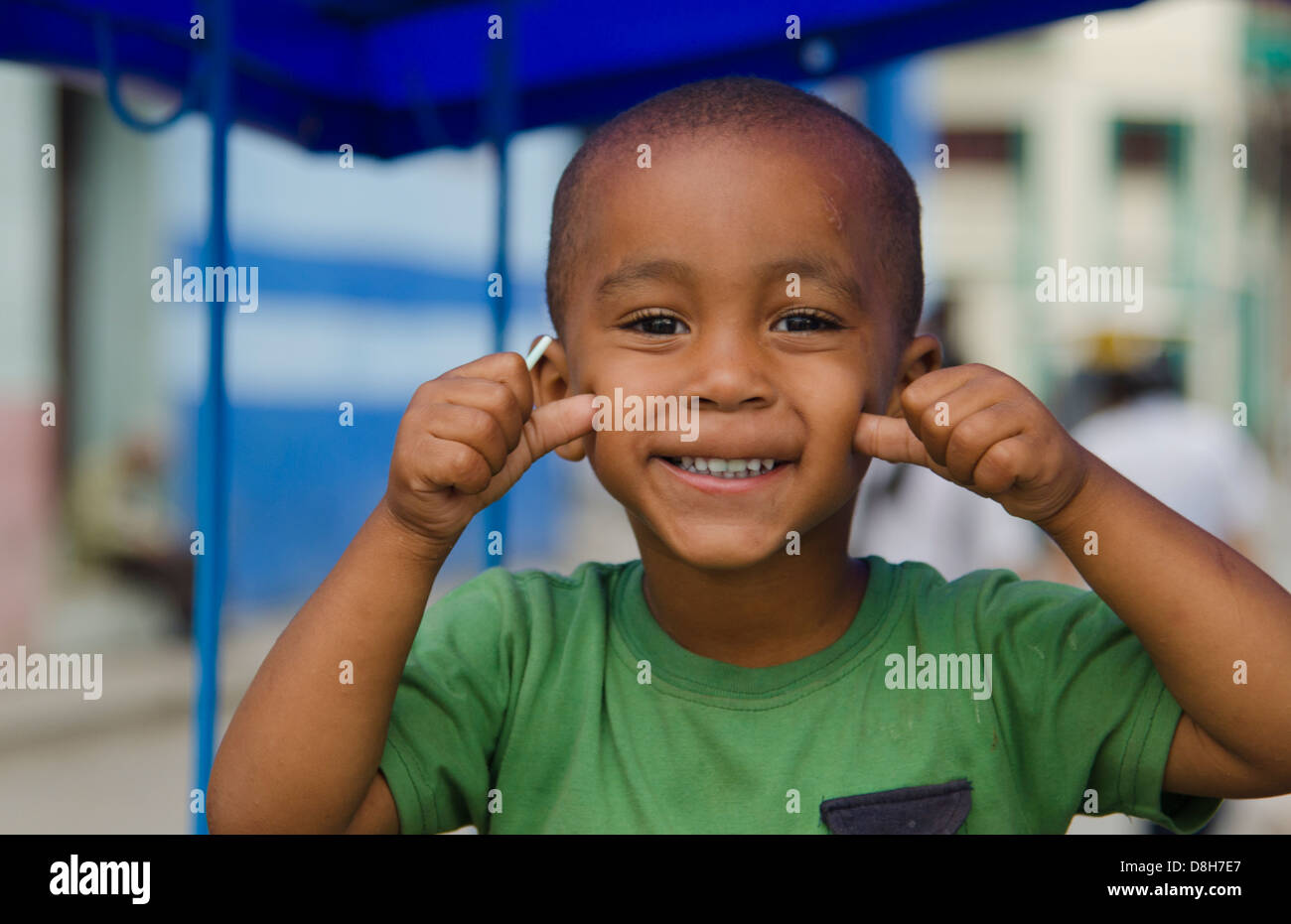 Havanna Kuba junge Porträt im Alter von drei lächelnd und grinsend Stockfoto