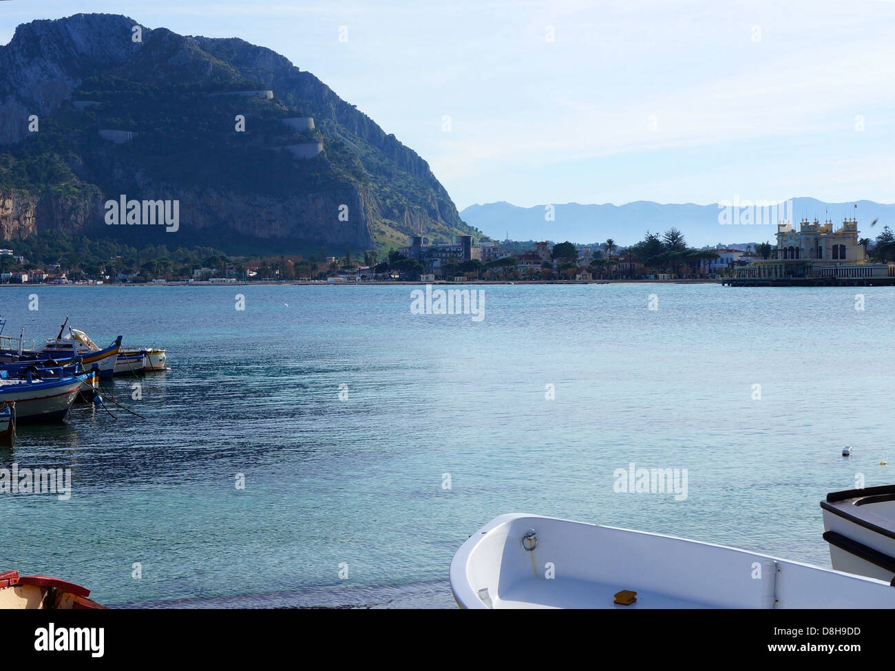 Küstenblick von Mondello, Sizilien Stockfoto