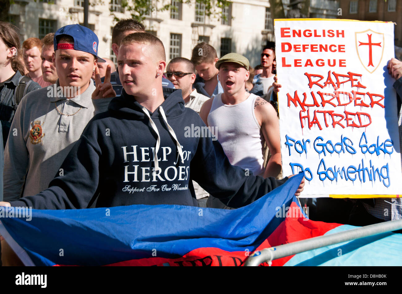 Rechter Flügel English Defence League (EDL) Anhänger protestieren in Whitehall nach Tod von Schlagzeuger Lee Rigby in Woolwich 27.05.. Stockfoto