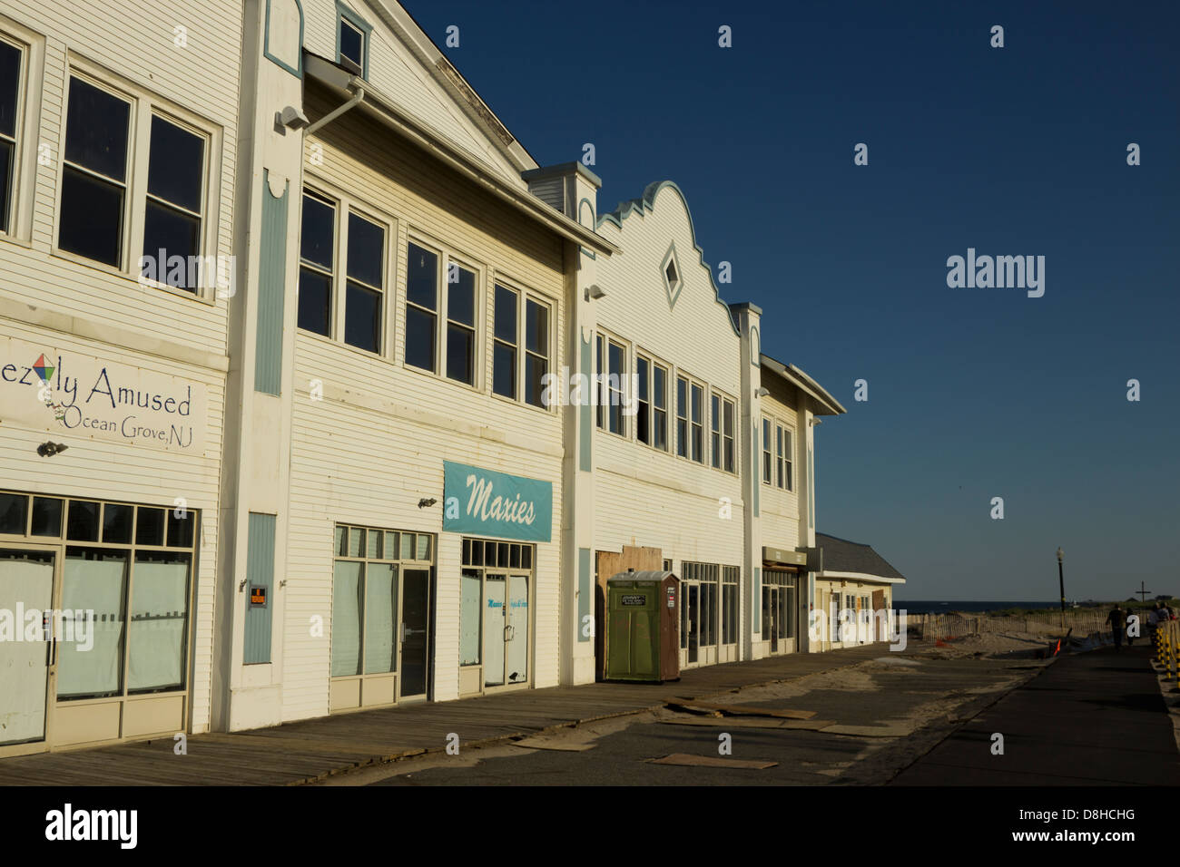 Gebäude direkt am Meer, Ocean Grove, New Jersey, USA 9 Monate nach Sandy Stockfoto