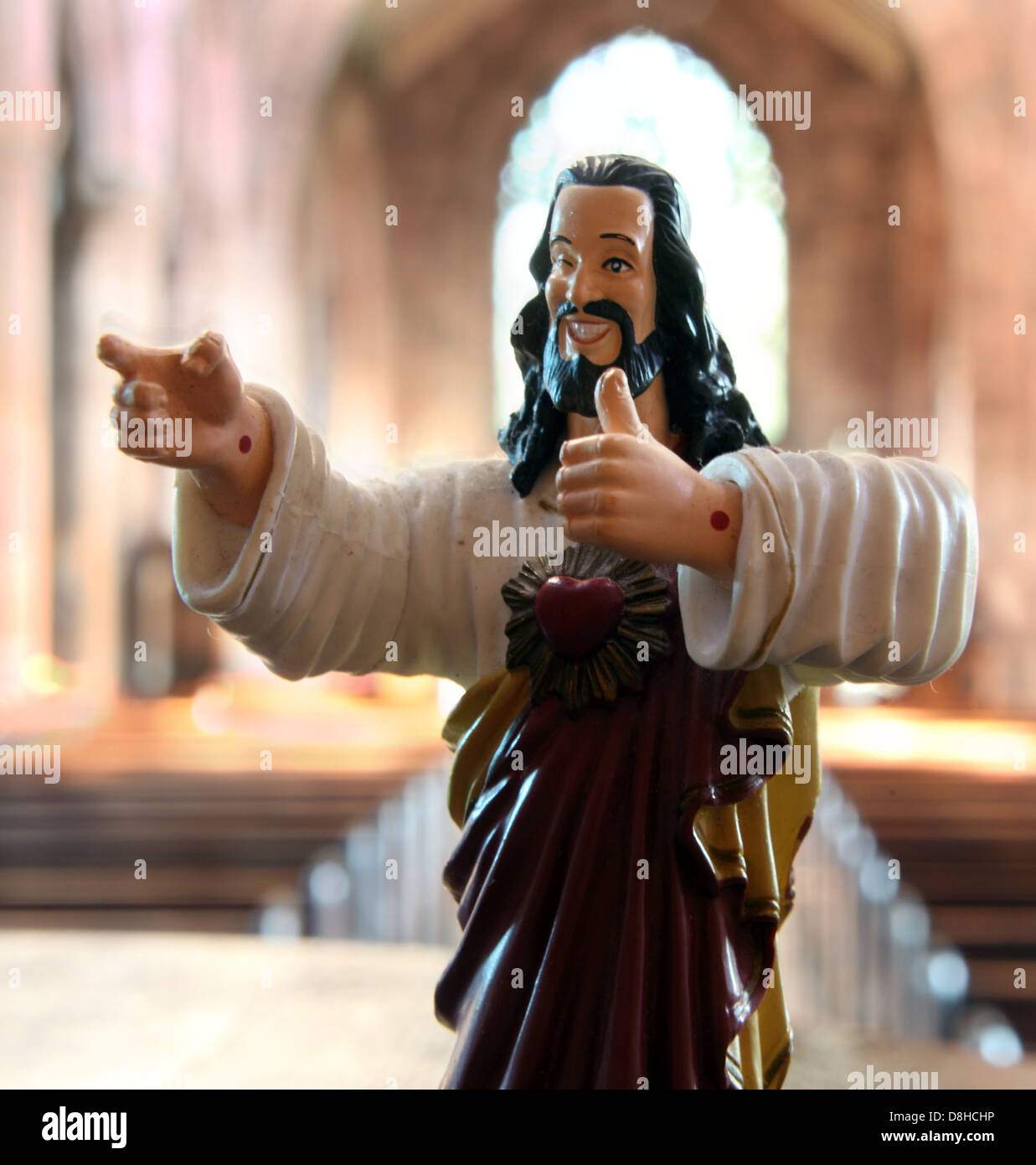 Cool Buddy Jesus Christus Statue, in einer katholischen Kirche, akzeptables Gesicht des Christentums, JC der Retter, aus Ben Affleck, Matt Damon Dogma Comedy Film Stockfoto