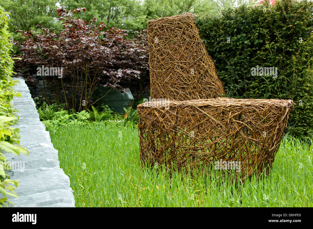 Eine Weide-Skulptur in Stockton Bohren "Als Natur bestimmt" Garten am RHS Chelsea Flower Show 2013, London, UK. Stockfoto
