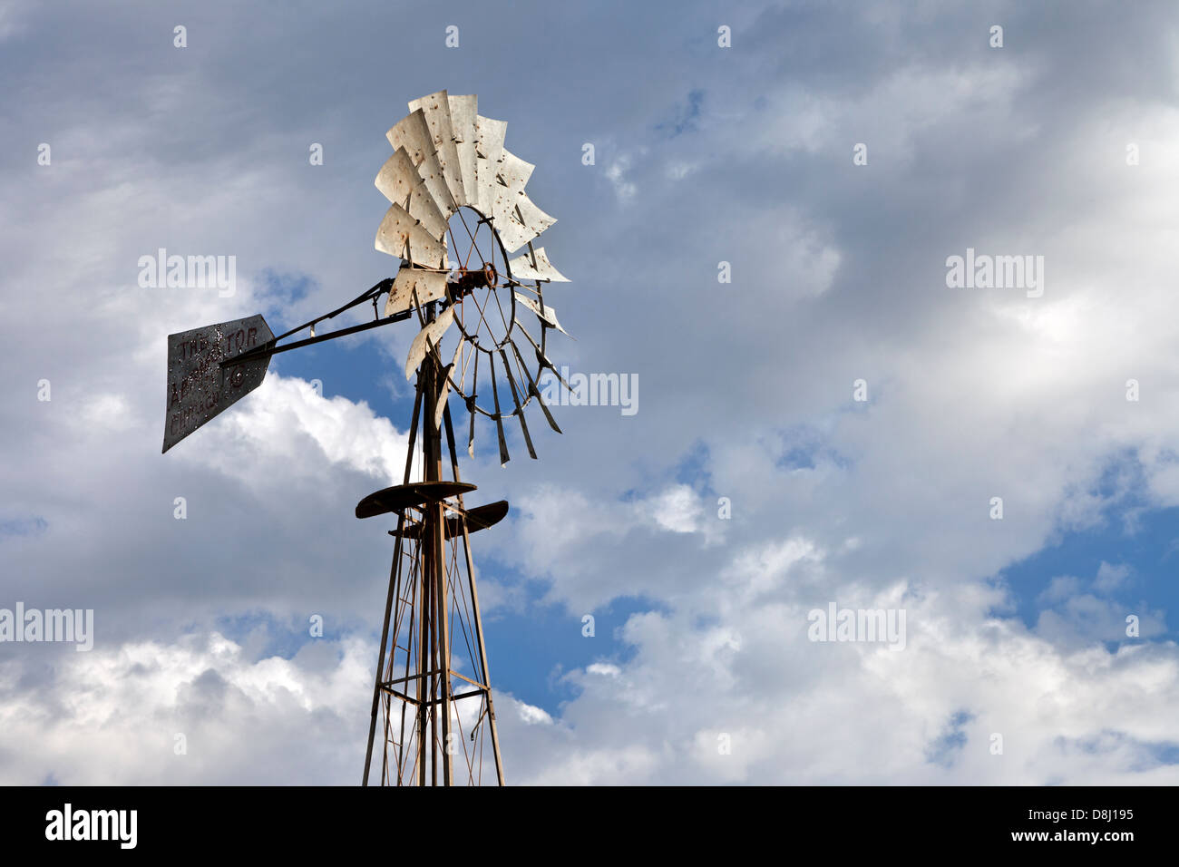 Windmühle am Telegraph Stadt in Calaveras County, Kalifornien. Stockfoto