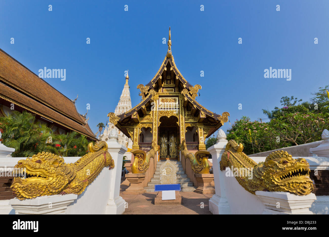 Buddhistische Architektur im Wat Chedi Liam Chiagmai, Thailand. Stockfoto