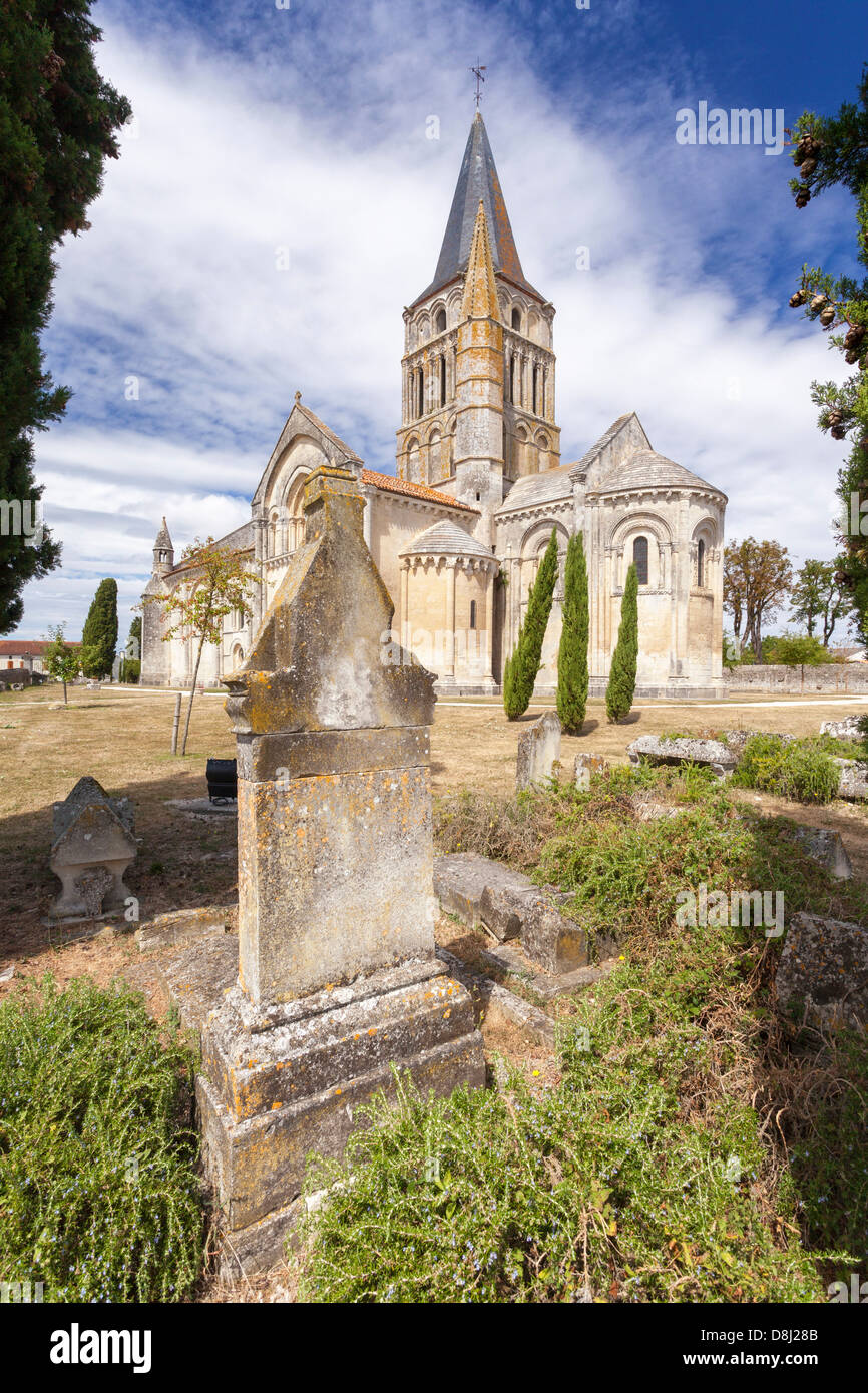 Kirche von St. Pierre De La Tour, Aulnay de Saintonge, Charente-Maritime, Frankreich Stockfoto