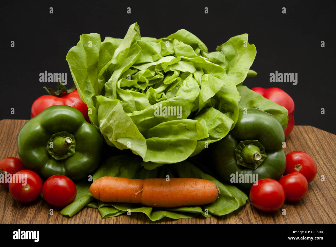 Salat mit Paprika und Tomaten Stockfoto