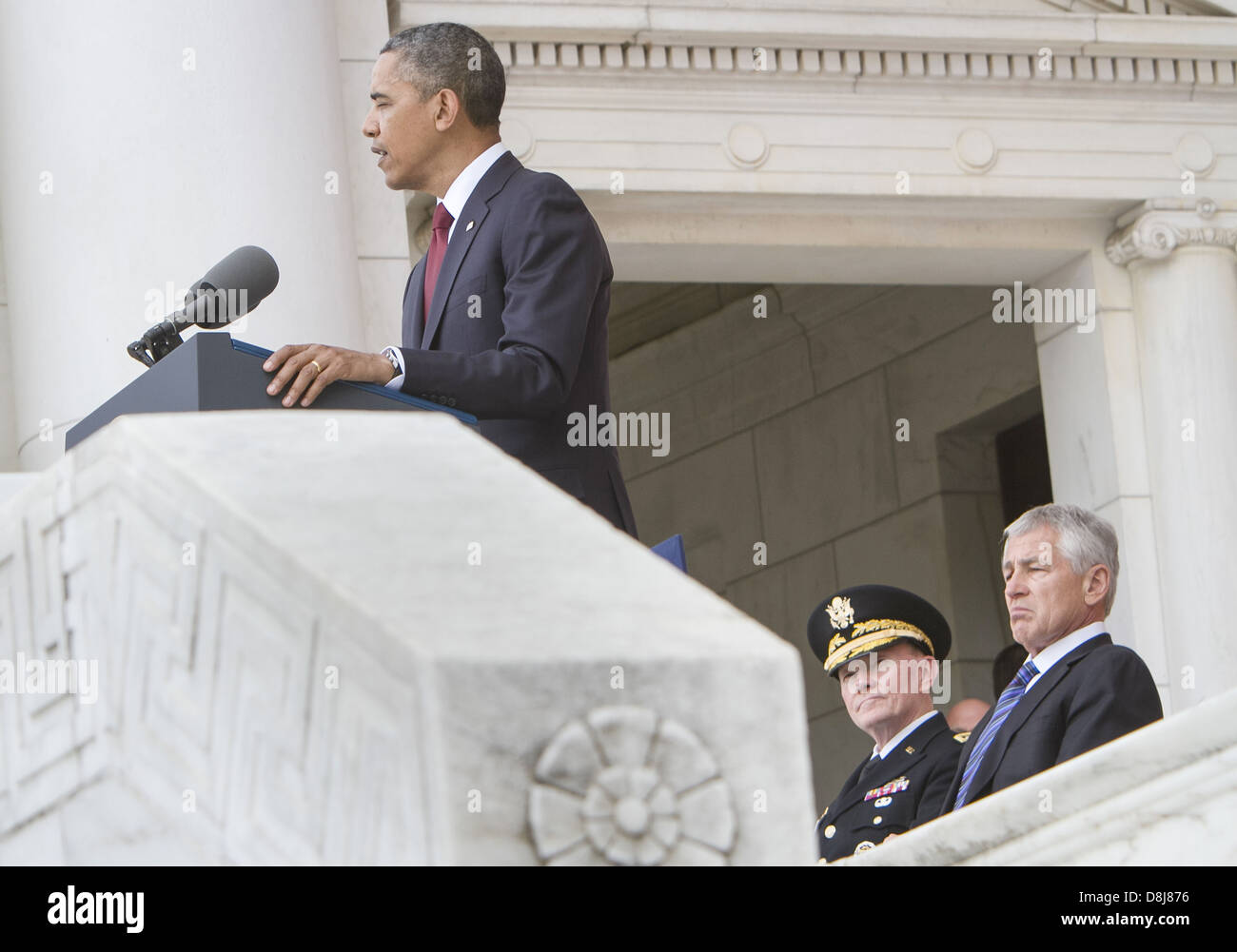 US Präsident Barack Obama liefert eine Gedenktag Adresse im Memorial Amphitheater auf dem Arlington National Cemetery 27. Mai 2013 in Arlington, VA. Stockfoto