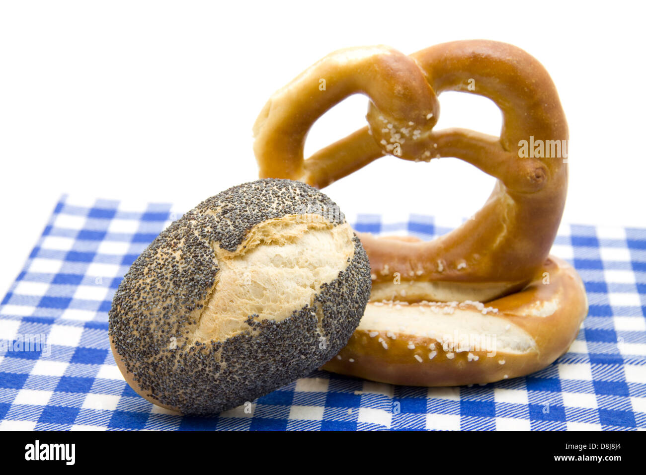 Pretzel roll -Fotos und -Bildmaterial in hoher Auflösung – Alamy Pretzel roll -Fotos und -Bildmaterial in hoher Auflösung – Alamy