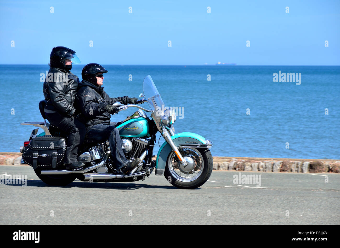 Big-Bike für große Menschen. Harley Davidson Heritage Softail beim Stromversorger Festival in Paignton, Devon, UK Stockfoto