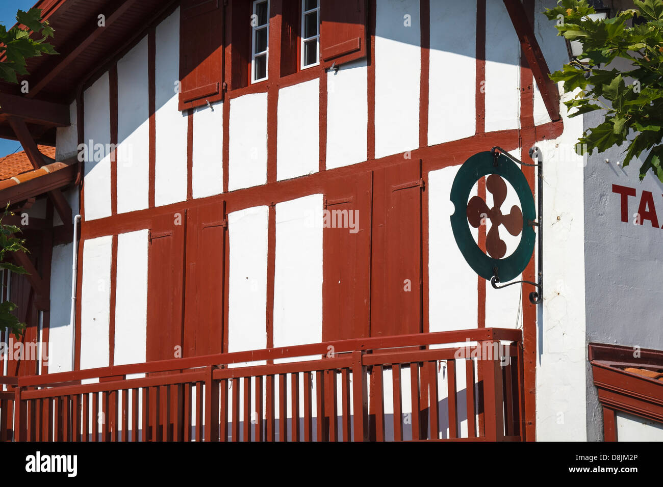 Typische Fassade des Hauses Französisch Pays Basque Stockfoto