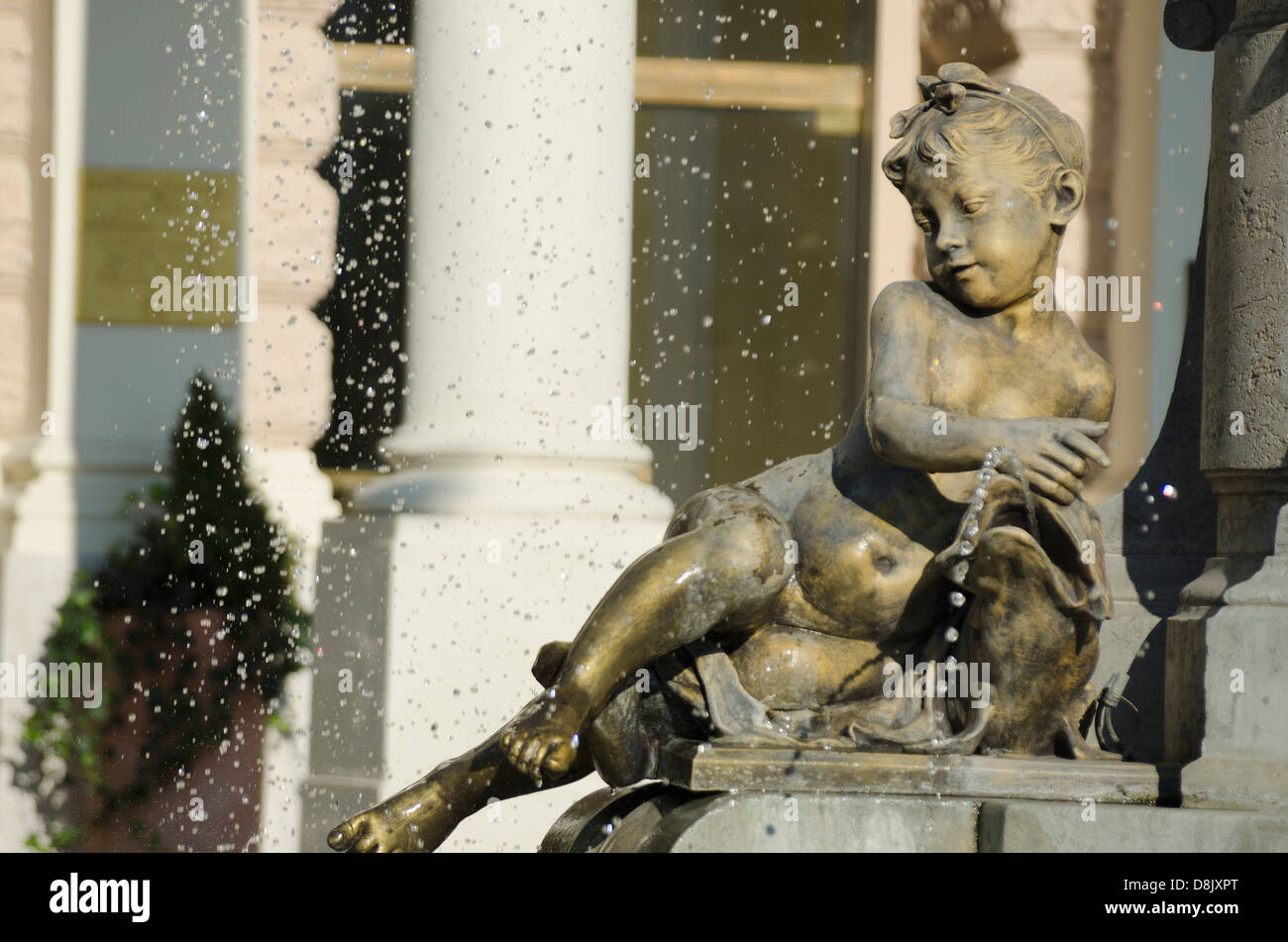 Brunnen-Statue vor dem Nationaltheater, Bratislava, Slowakei, Europa Stockfoto