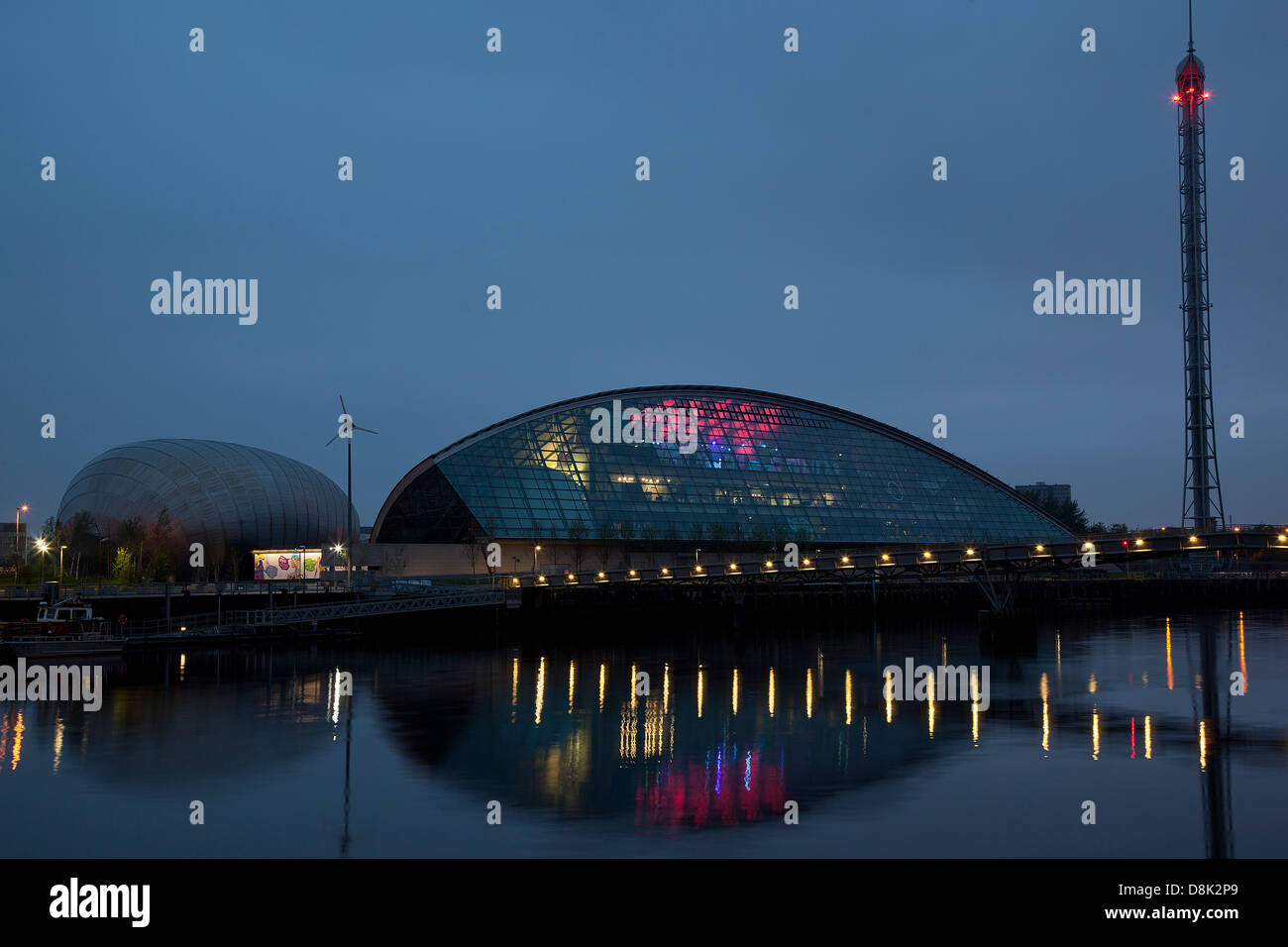 Glasgow Science Centre, IMAX, Glasgow Tower und Millenium Brücke über den River Clyde. Stockfoto