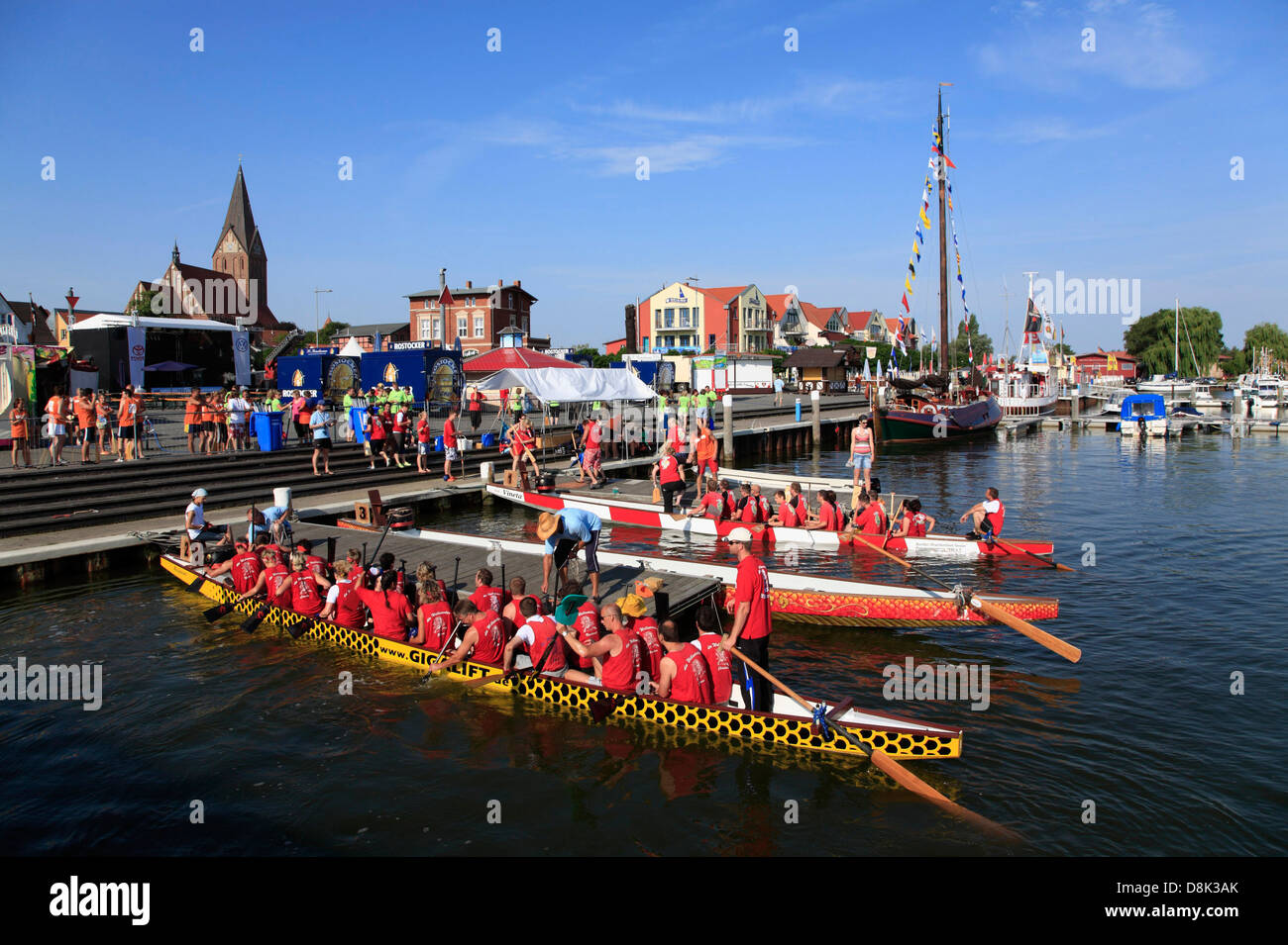 Drachenboote, Barth Hafen, Darß, Ostsee, Mecklenburg-Western Pomerania, Deutschland Stockfoto